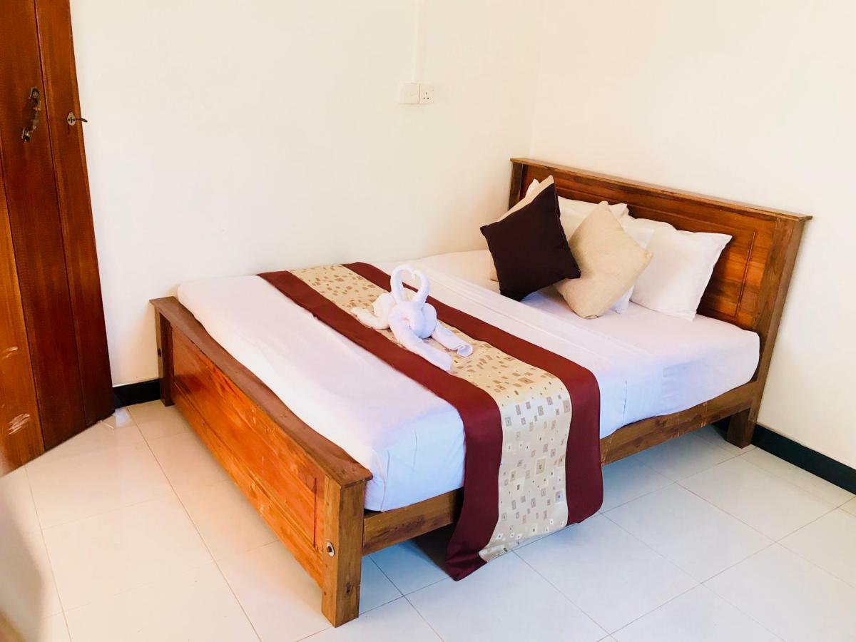 Trinco Relax Hut Otel Trincomalee Dış mekan fotoğraf