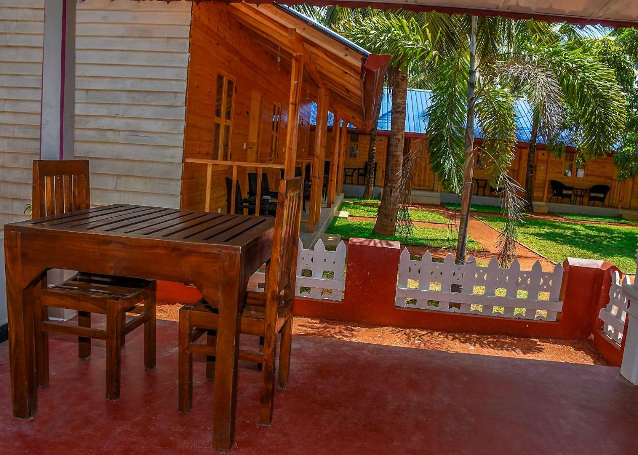 Trinco Relax Hut Otel Trincomalee Dış mekan fotoğraf